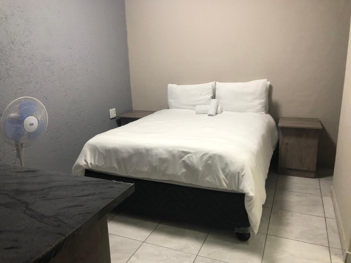 The Nest Overnight And Accommodation Usakos Esterno foto